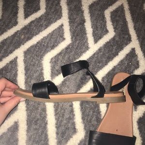 steve madden meghan flat sandal